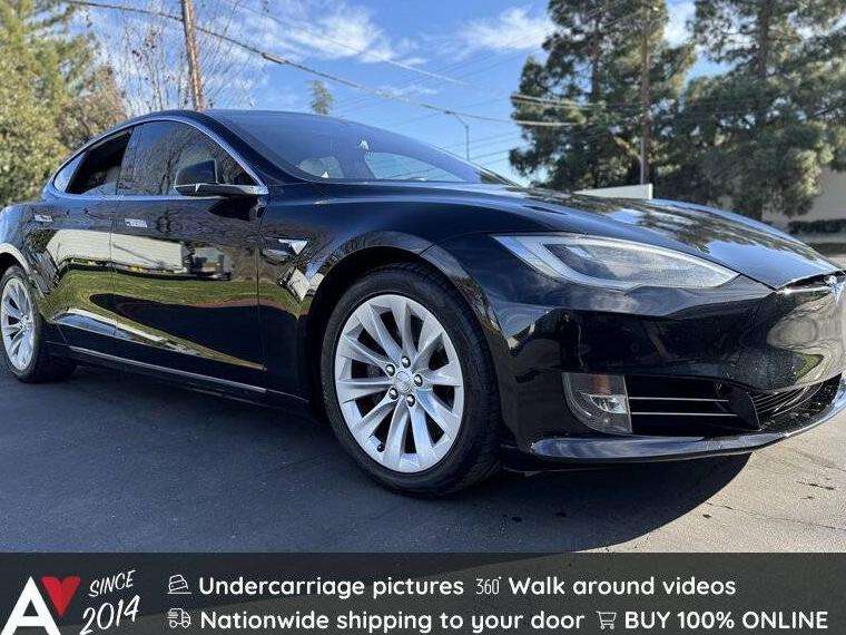 TESLA MODEL X 2018 5YJXCAE29JF136524 image